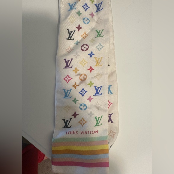 LOUIS VUITTON MONOGRAMMED SILK BANDEAU SCARF - Picture 7 of 7